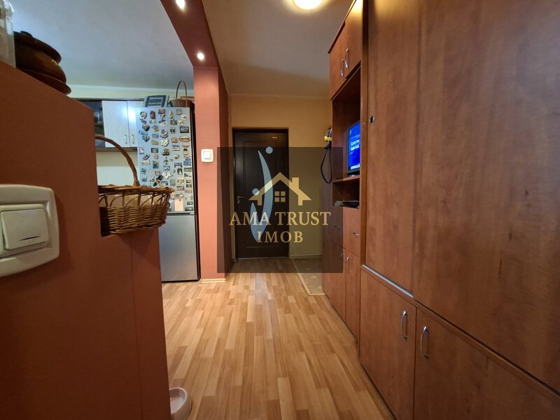 Margeanului apartament 2 camere centrala proprie, boxa, parcare ADP